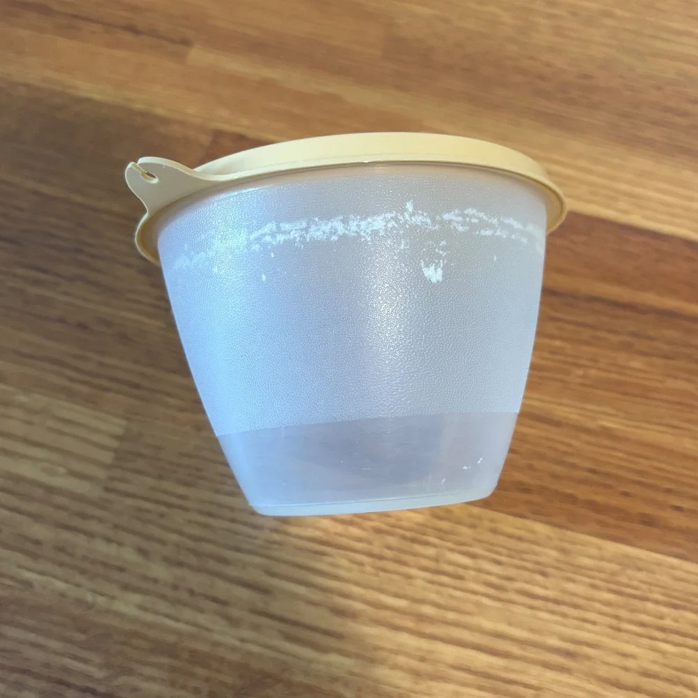 Tupperware‎ Wonderlier Bowl 148-8 Harvest Yellow Seal Frosted Clear Small Good